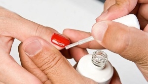 Treatment of the end of the nail with gel polish