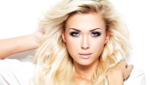 Illuminating hair powder