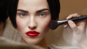 How to apply blush?
