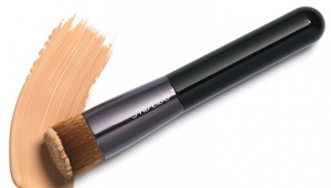 Foundation brush