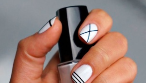 Manicure with stripes