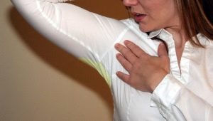 Removing yellow stains on the armpits from clothes
