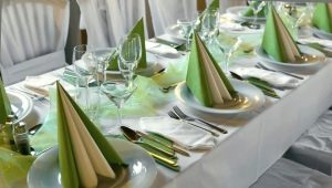 How beautiful to fold paper napkins?