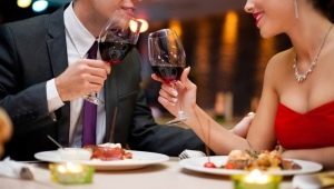 Rules of etiquette in a restaurant: the basics of behavior 