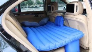 Air mattresses in the car