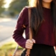 What to wear with a burgundy sweater?