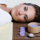 What is the difference between a facial scrub and a peeling