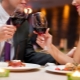 Rules of etiquette in a restaurant: the basics of behavior 